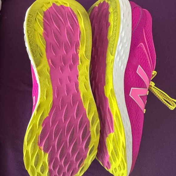 New Balance Women's Pink crosstrainers - Picture 6 of 6